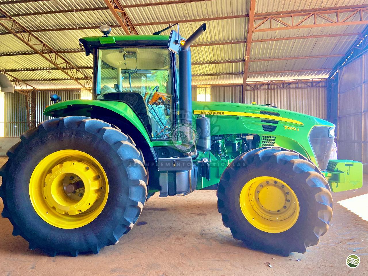 TRATOR JOHN DEERE JOHN DEERE 7200J Tração 4x4 JZ Implementos Agrícolas TOLEDO PARANÁ PR